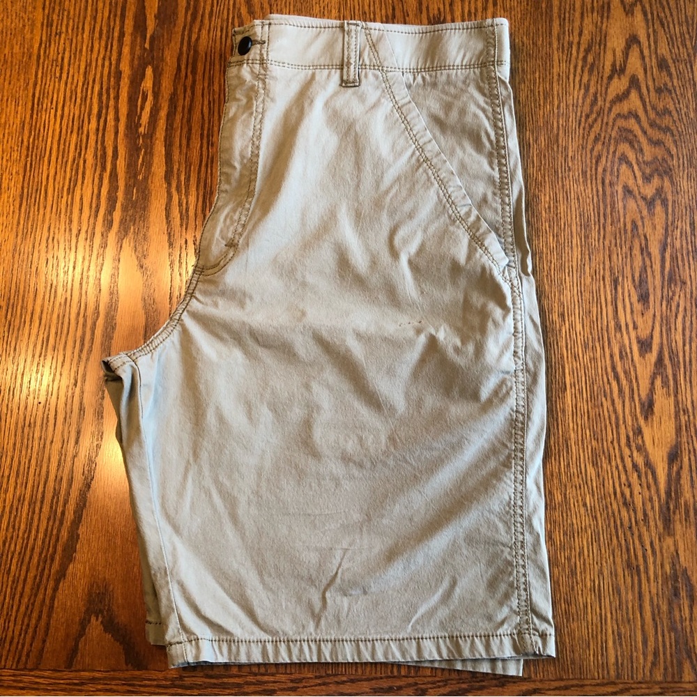 Men’s Wrangler Tan Shorts Size 36